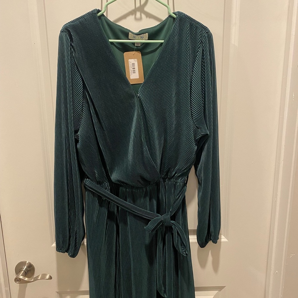 Hunter green long sleeve mini dress